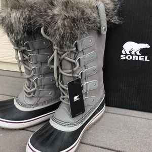 NWT Joan of Arctic boots!